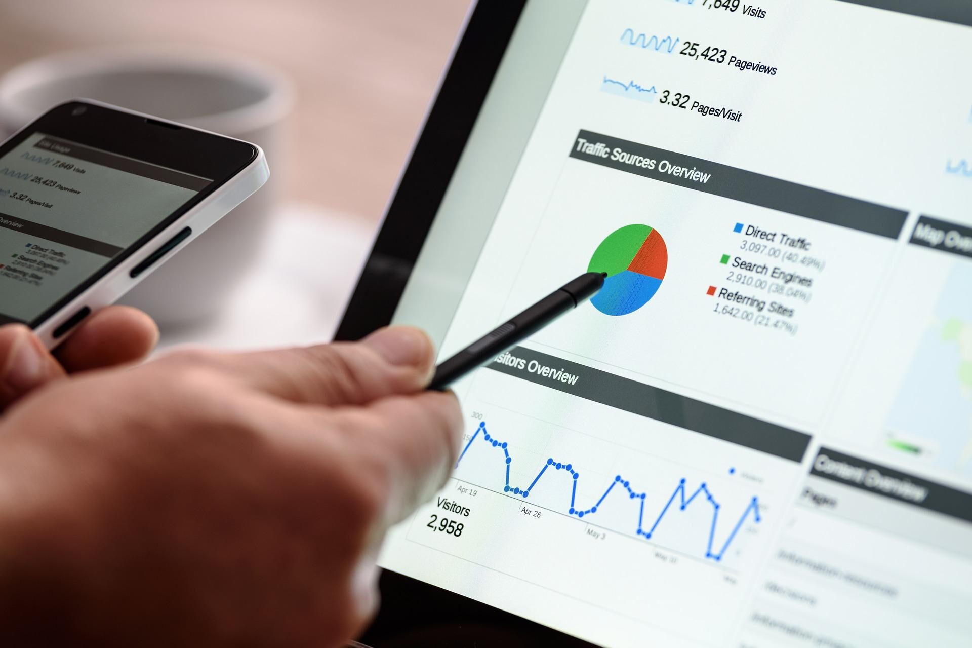 cropped-digital-marketing-1725340_1920.jpg